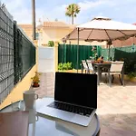With Terrace Bbq Pool In Hotell *
