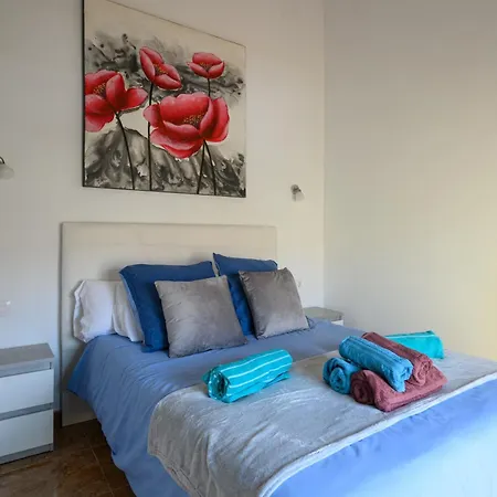 With Terrace,private Parking, Bbq,pool In *