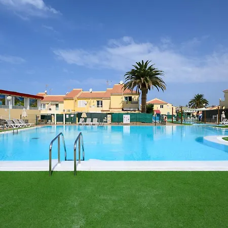 Bungalow With Terrace Bbq Private Parking Pool Hotel *