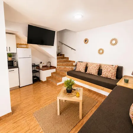 With Terrace,private Parking, Bbq,pool In Hotel *