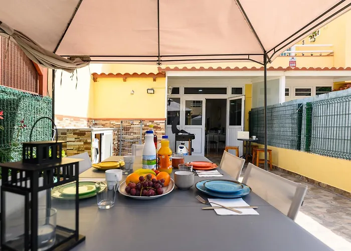 With Terrace Bbq Pool In *