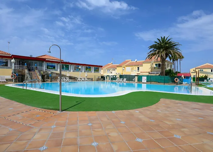 With Terrace Bbq Pool In *