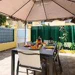 With Terrace Bbq Pool In فندق